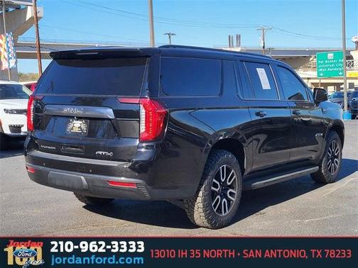 2022 GMC Yukon XL 4WD AT4