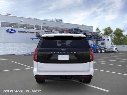 Star White Metallic Tri-Coat 2026 Ford Expedition Active