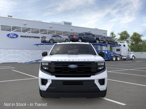 Star White Metallic Tri-Coat 2026 Ford Expedition Active