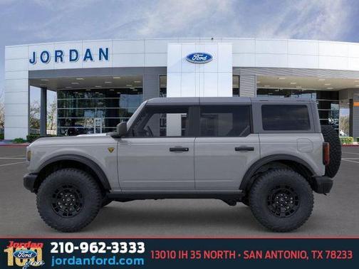 AVALANCHE GRAY 2026 Ford Bronco Badlands
