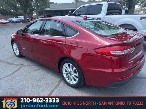 2019 Ford Fusion Hybrid SE