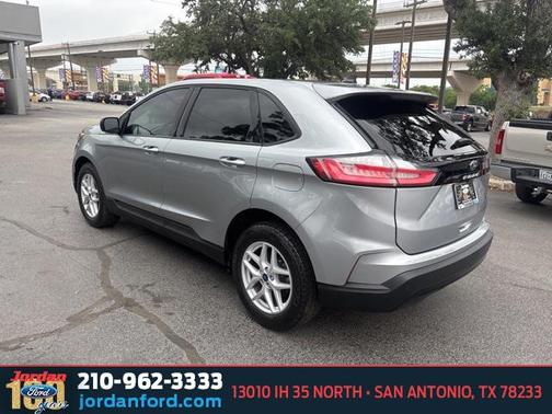 2021 Ford Edge SE