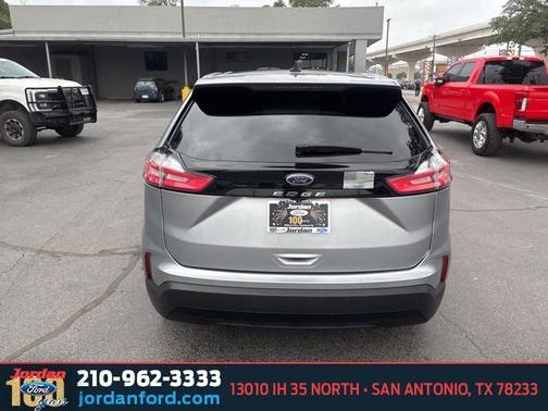 2021 Ford Edge SE