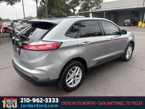 2021 Ford Edge SE