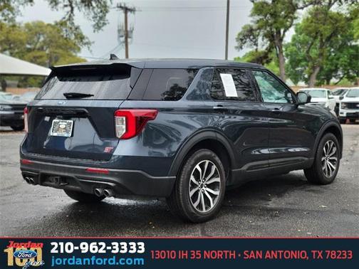2022 Ford Explorer ST