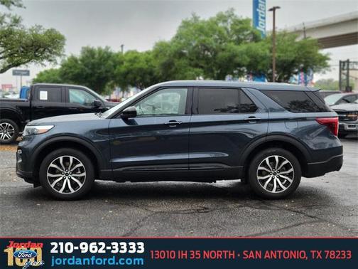 2022 Ford Explorer ST