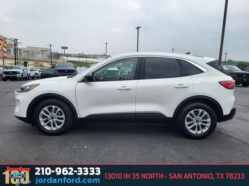 STAR WHITE METALLIC TRI-COAT 2022 Ford Escape SE