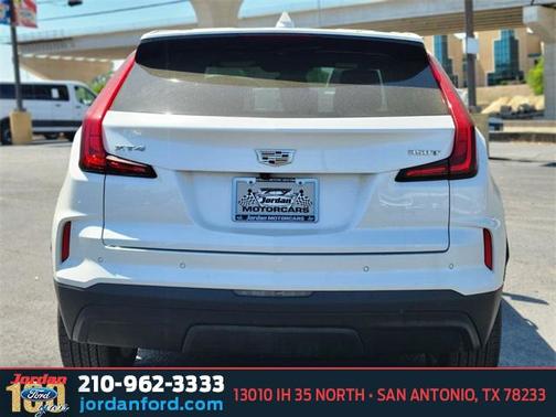 2024 Cadillac XT4 Luxury