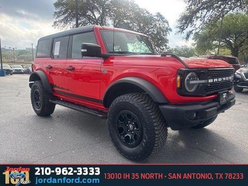 RACE RED 2022 Ford Bronco Wildtrak