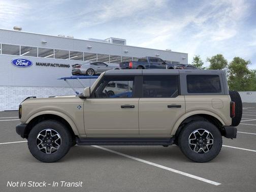 Desert Sand 2026 Ford Bronco Outer Banks