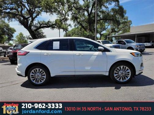2022 Ford Edge Titanium