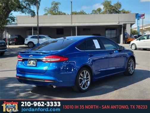 2017 Ford Fusion SE
