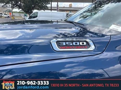 2024 RAM 3500 Big Horn Crew Cab 4x4 8' Box