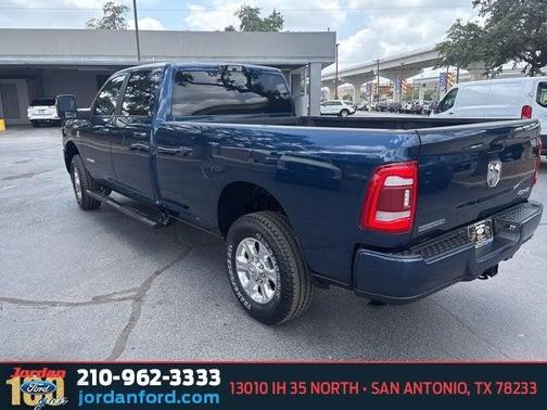 2024 RAM 3500 Big Horn Crew Cab 4x4 8' Box
