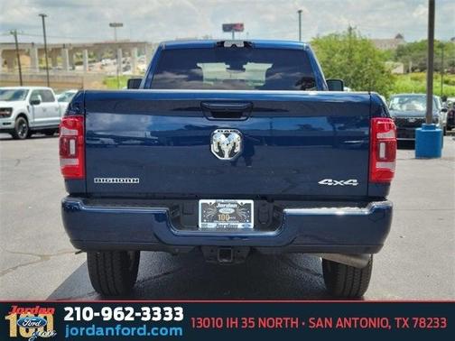2024 RAM 3500 Big Horn Crew Cab 4x4 8' Box
