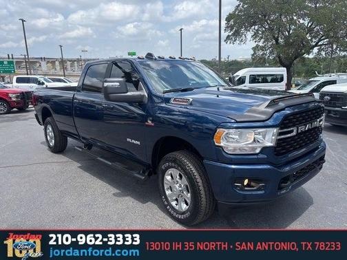 2024 RAM 3500 Big Horn Crew Cab 4x4 8' Box