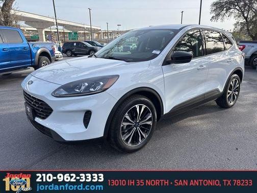 2022 Ford Escape SE