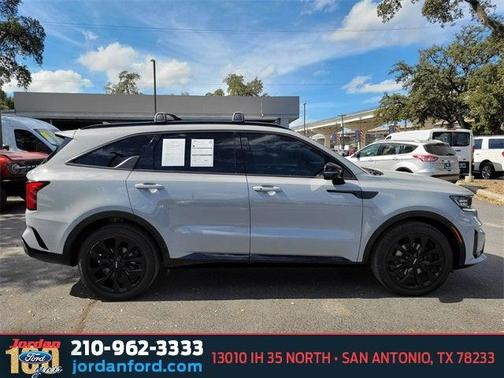 2023 Kia Sorento SX