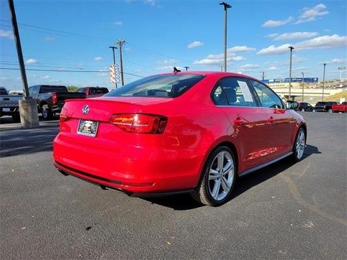 Photo 3 of 34 of 2017 Volkswagen Jetta GLI