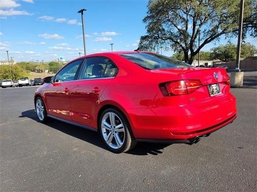 Photo 5 of 34 of 2017 Volkswagen Jetta GLI