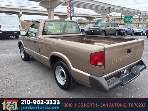 1996 Chevrolet S-10 Base