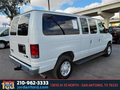 2014 Ford E350 Super Duty XLT
