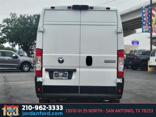 2025 RAM ProMaster 2500 Tradesman