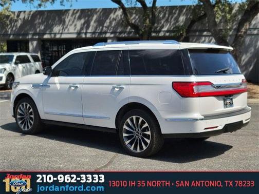 2019 Lincoln Navigator Select