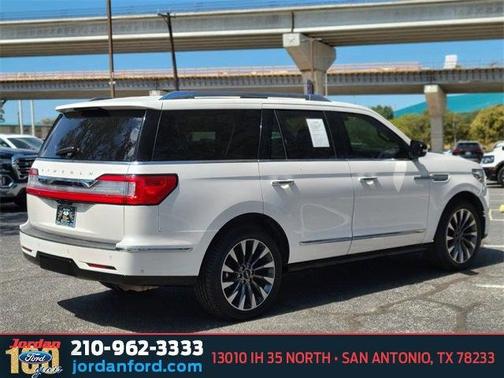 2019 Lincoln Navigator Select