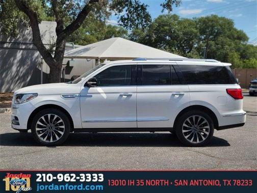 2019 Lincoln Navigator Select