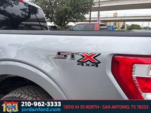 ICONIC SILVER METALLIC 2021 Ford F-150 XL