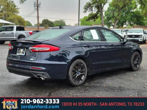 2020 Ford Fusion SE