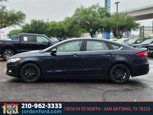 2020 Ford Fusion SE