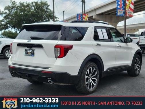 2022 Ford Explorer ST-Line