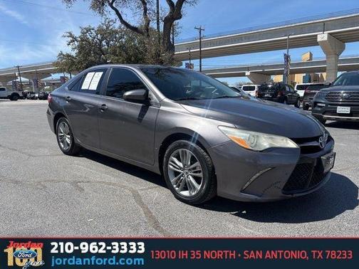 2016 Toyota Camry SE