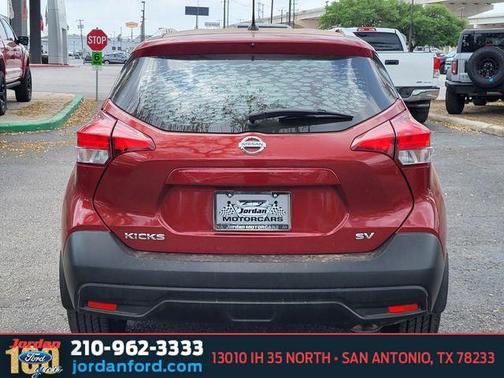 Cayenne Red 2018 Nissan Kicks SV