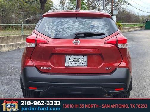 Cayenne Red 2018 Nissan Kicks SV
