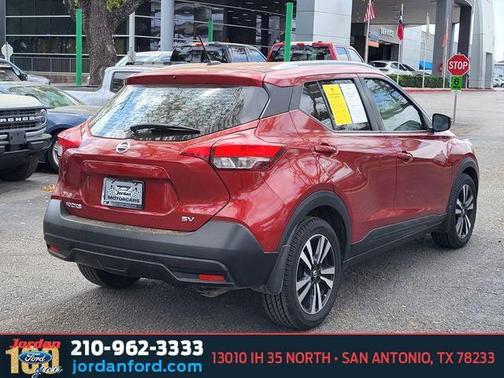 Cayenne Red 2018 Nissan Kicks SV