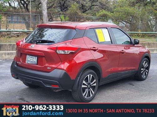 Cayenne Red 2018 Nissan Kicks SV
