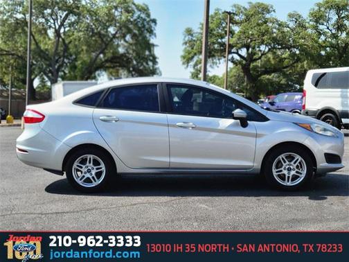 2017 Ford Fiesta SE