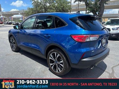 ATLAS BLUE METALLIC 2022 Ford Escape SE