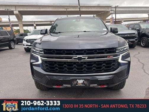 Dark Ash Metallic 2022 Chevrolet Suburban 4WD Z71