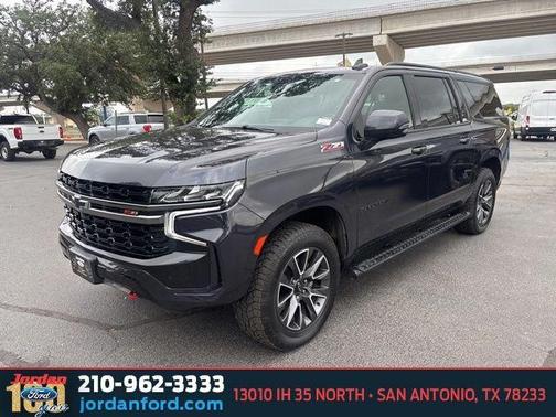 Dark Ash Metallic 2022 Chevrolet Suburban 4WD Z71