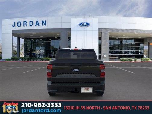 2026 Ford Maverick Lobo Standard