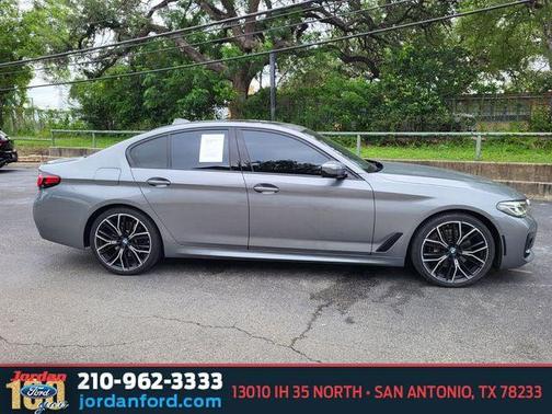 Skyscraper Gray Metallic 2023 BMW 540 i