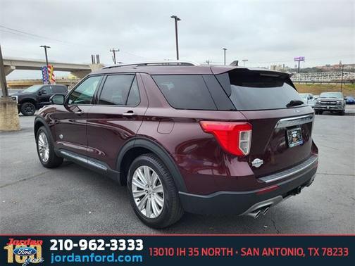 BURGUNDY VELVET MET TINT CC 2022 Ford Explorer King Ranch