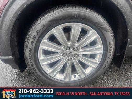 BURGUNDY VELVET MET TINT CC 2022 Ford Explorer King Ranch