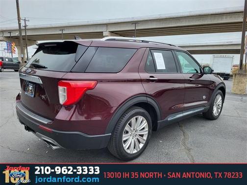 BURGUNDY VELVET MET TINT CC 2022 Ford Explorer King Ranch
