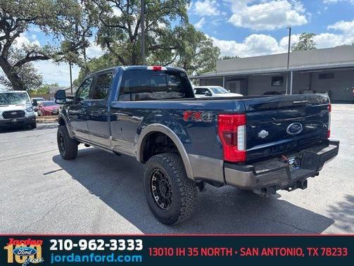 BLUE JEANS METALLIC 2019 Ford F-350 King Ranch