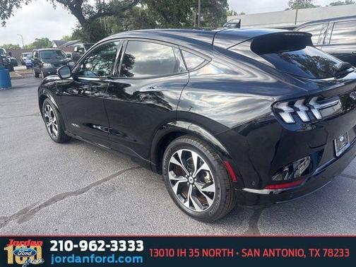 SHADOW BLACK 2022 Ford Mustang Mach-E Premium